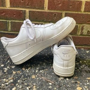Air Force 1’s size 8.5 in mens/ 10 in women’s